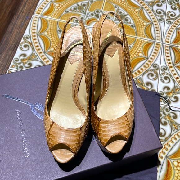 Brian Atwood Beatrice pumps. 7 - Picture 3 of 15